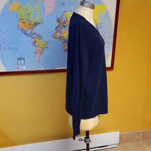 Tommy Hilfiger Signature V Neck men's Long sleeves Sweater, medium, navy blue - Picture 6 of 13